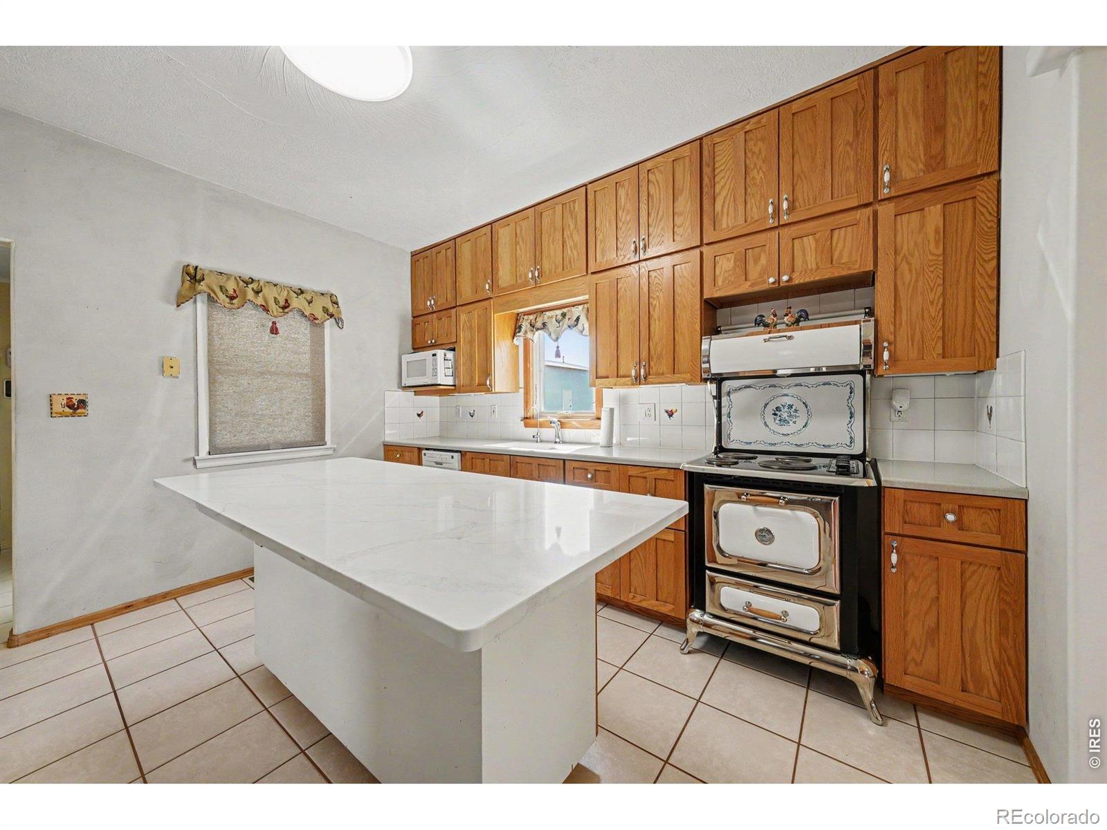 MLS Image #12 for 19290  county road 37 ,la salle, Colorado