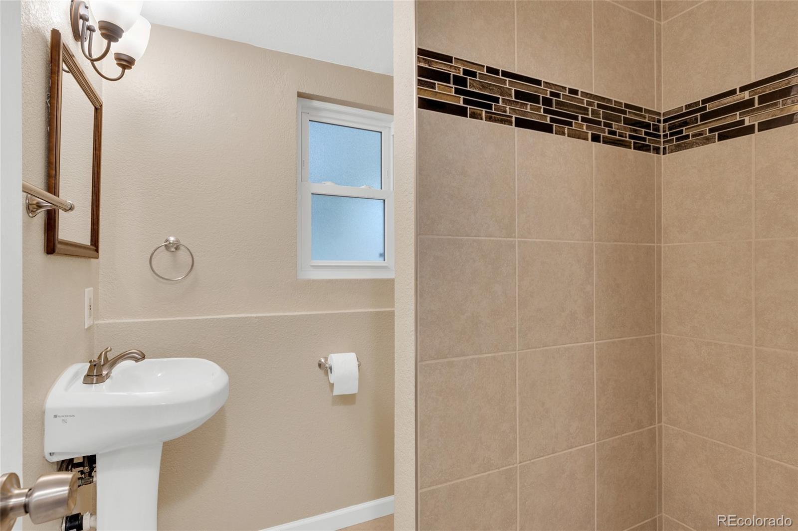 MLS Image #18 for 1706 s memphis street,aurora, Colorado