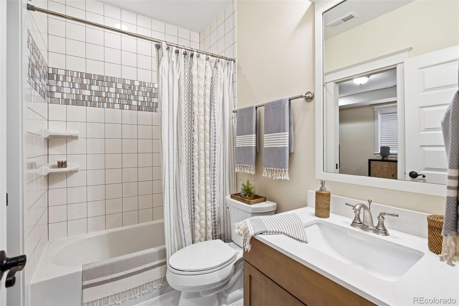MLS Image #31 for 5881 n beeler street,denver, Colorado