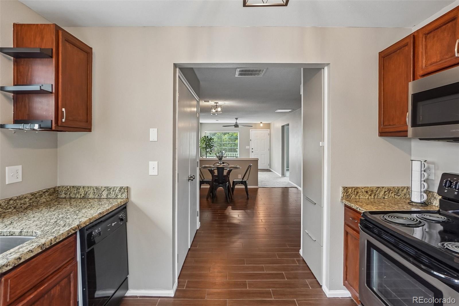 MLS Image #12 for 4974  jasper court,denver, Colorado