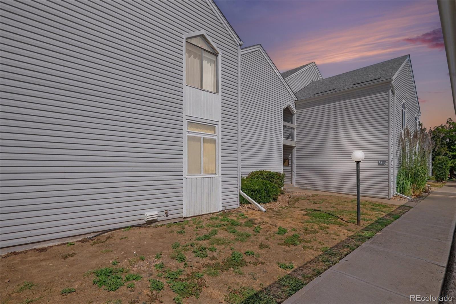 MLS Image #19 for 3343 s monaco street parkway,denver, Colorado
