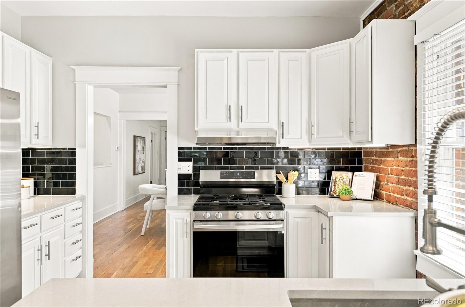 MLS Image #10 for 1011  adams street,denver, Colorado