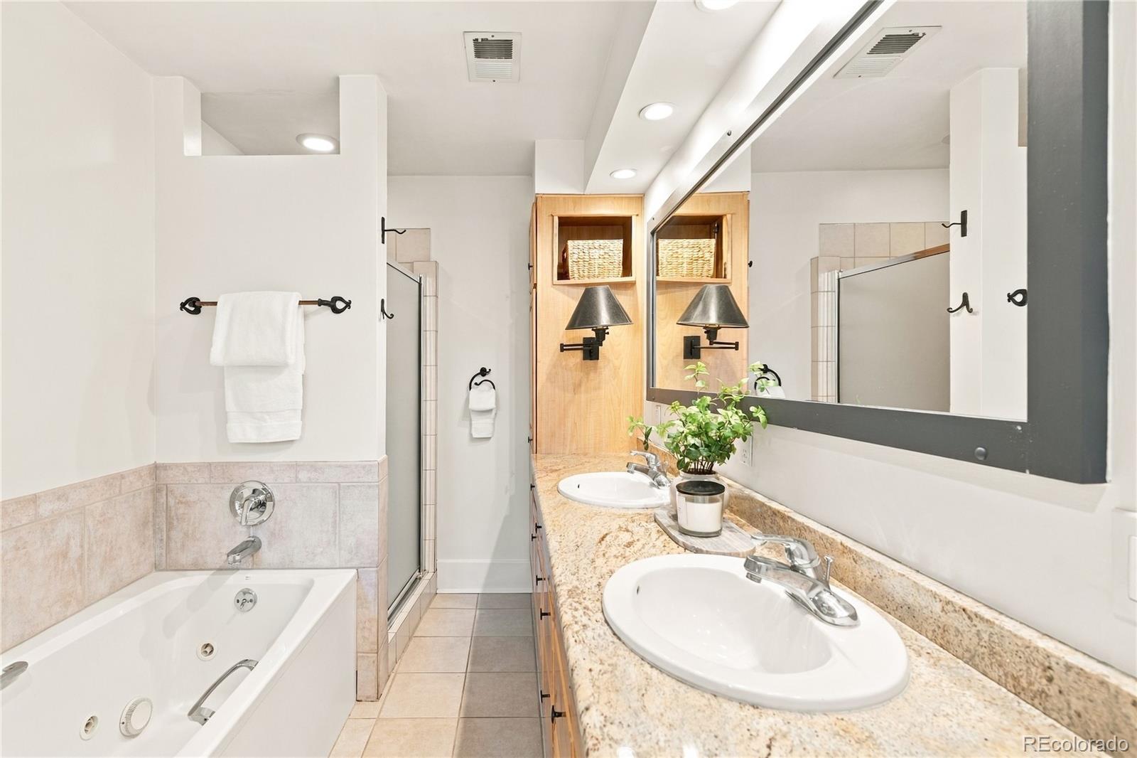 MLS Image #18 for 1011  adams street,denver, Colorado