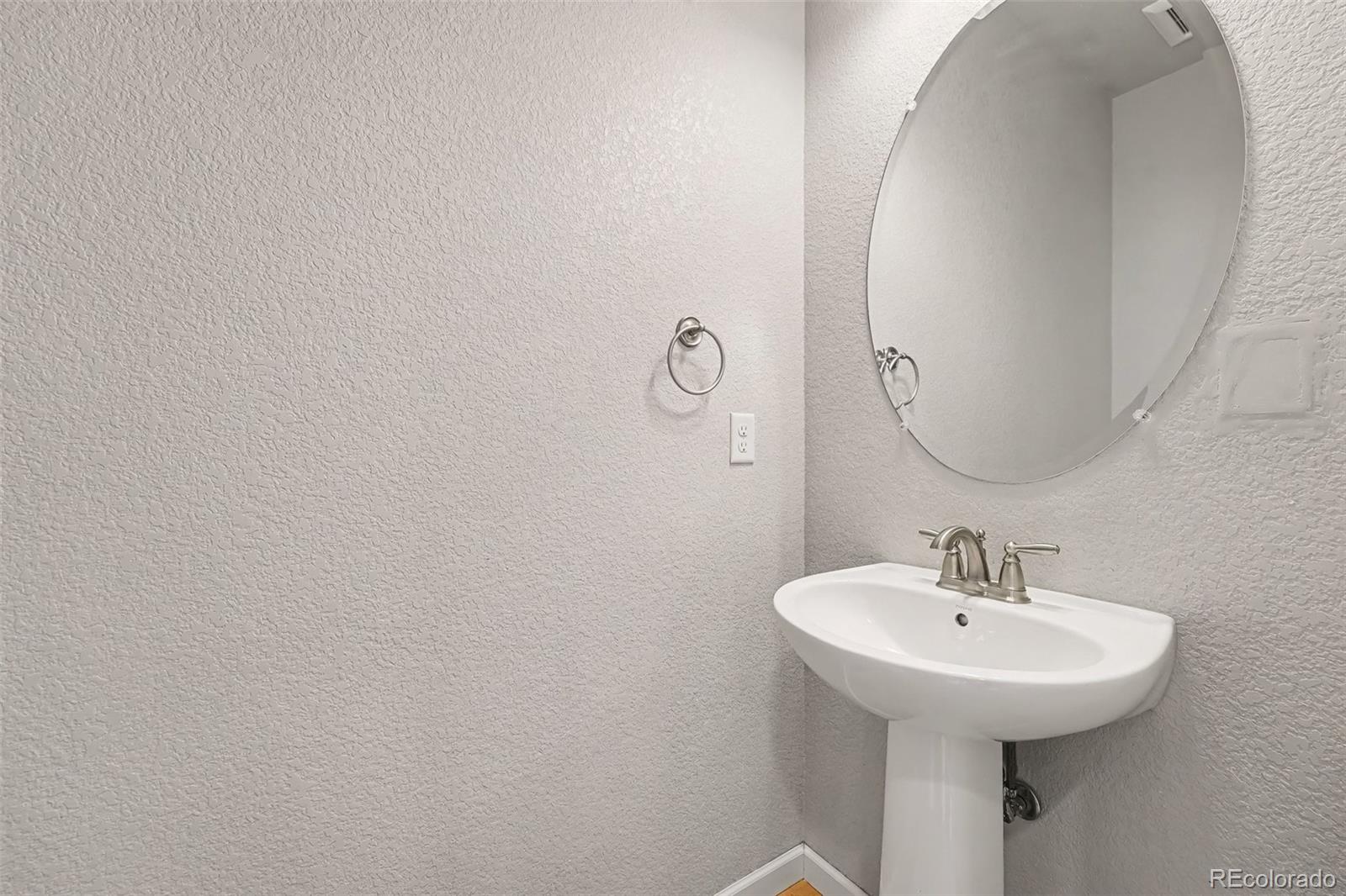 MLS Image #12 for 1750 w 52nd court,denver, Colorado