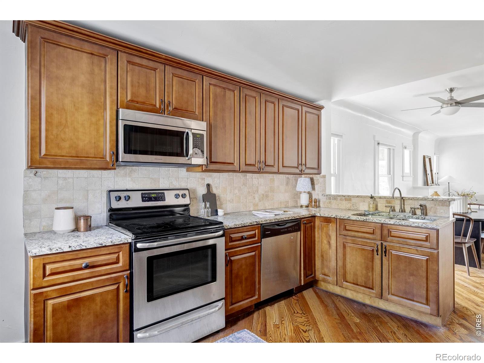 MLS Image #8 for 3534 n york street,denver, Colorado