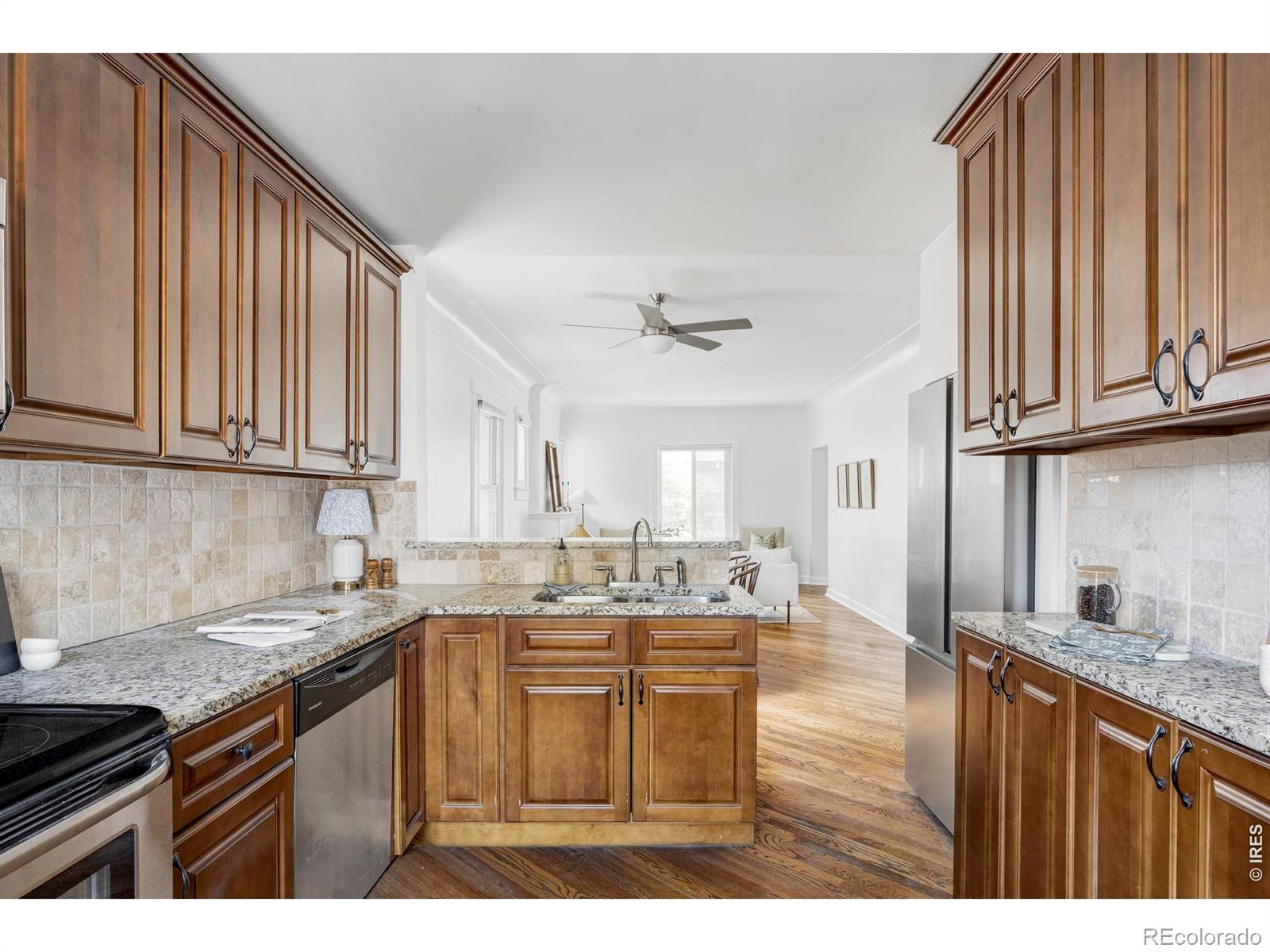 MLS Image #9 for 3534 n york street,denver, Colorado