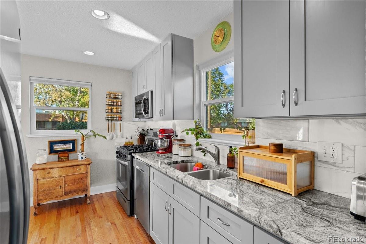 MLS Image #26 for 5194 e 33rd avenue,denver, Colorado