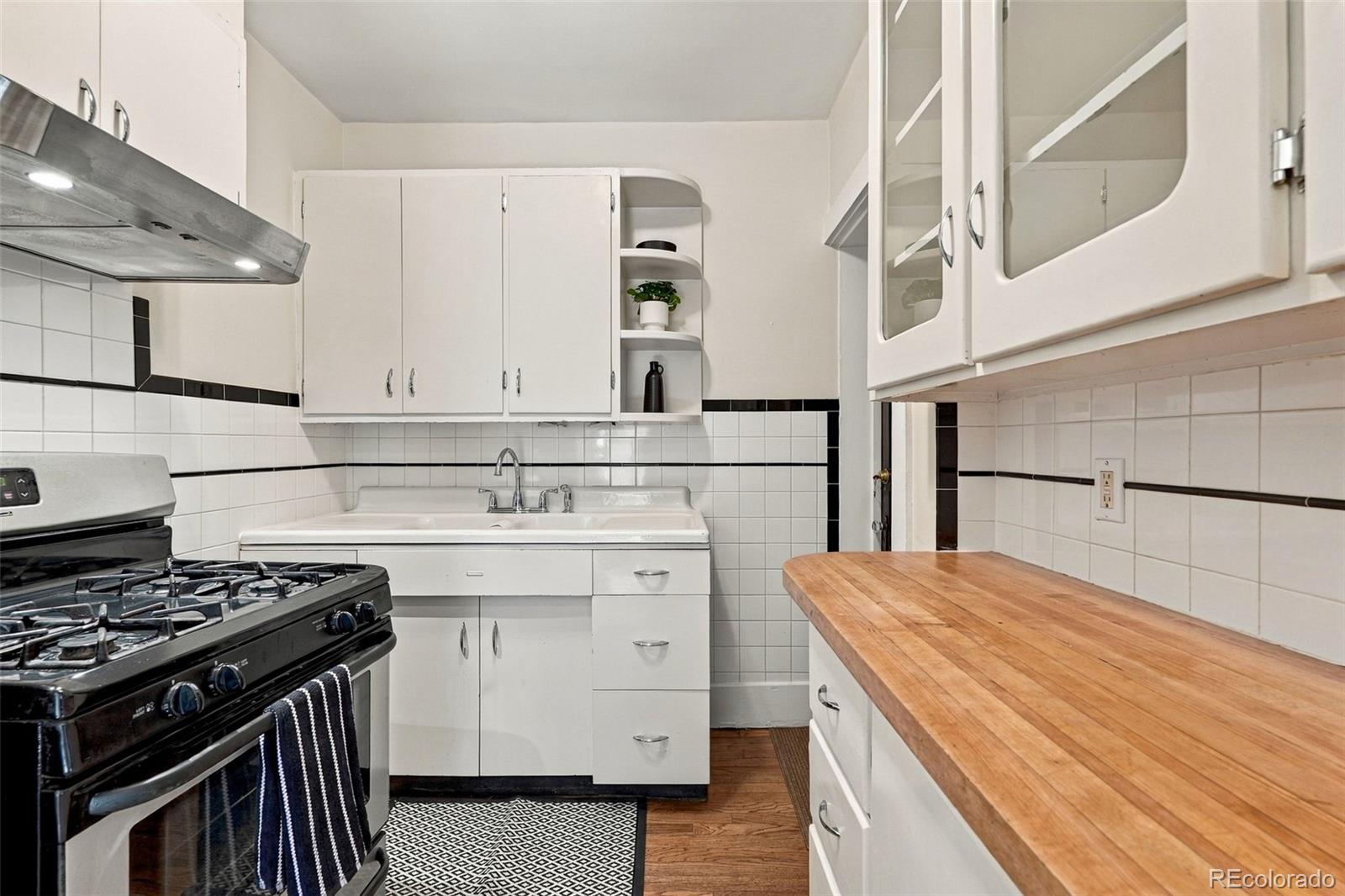 MLS Image #5 for 1550 n high street 1,denver, Colorado