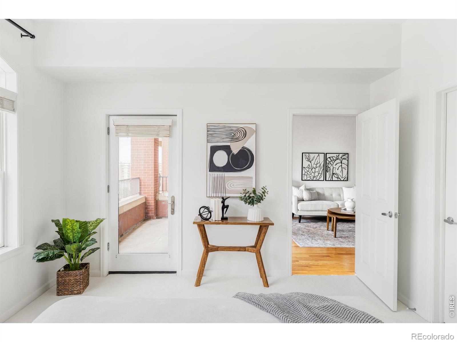 MLS Image #10 for 1950 n logan street,denver, Colorado