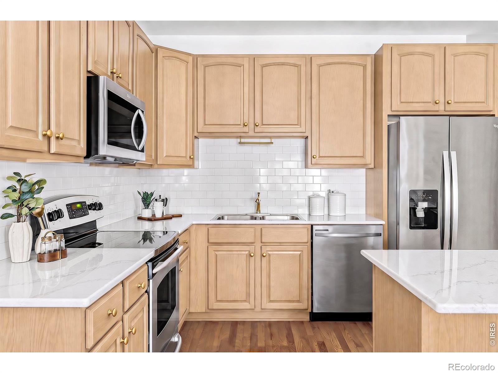 MLS Image #2 for 1950 n logan street,denver, Colorado
