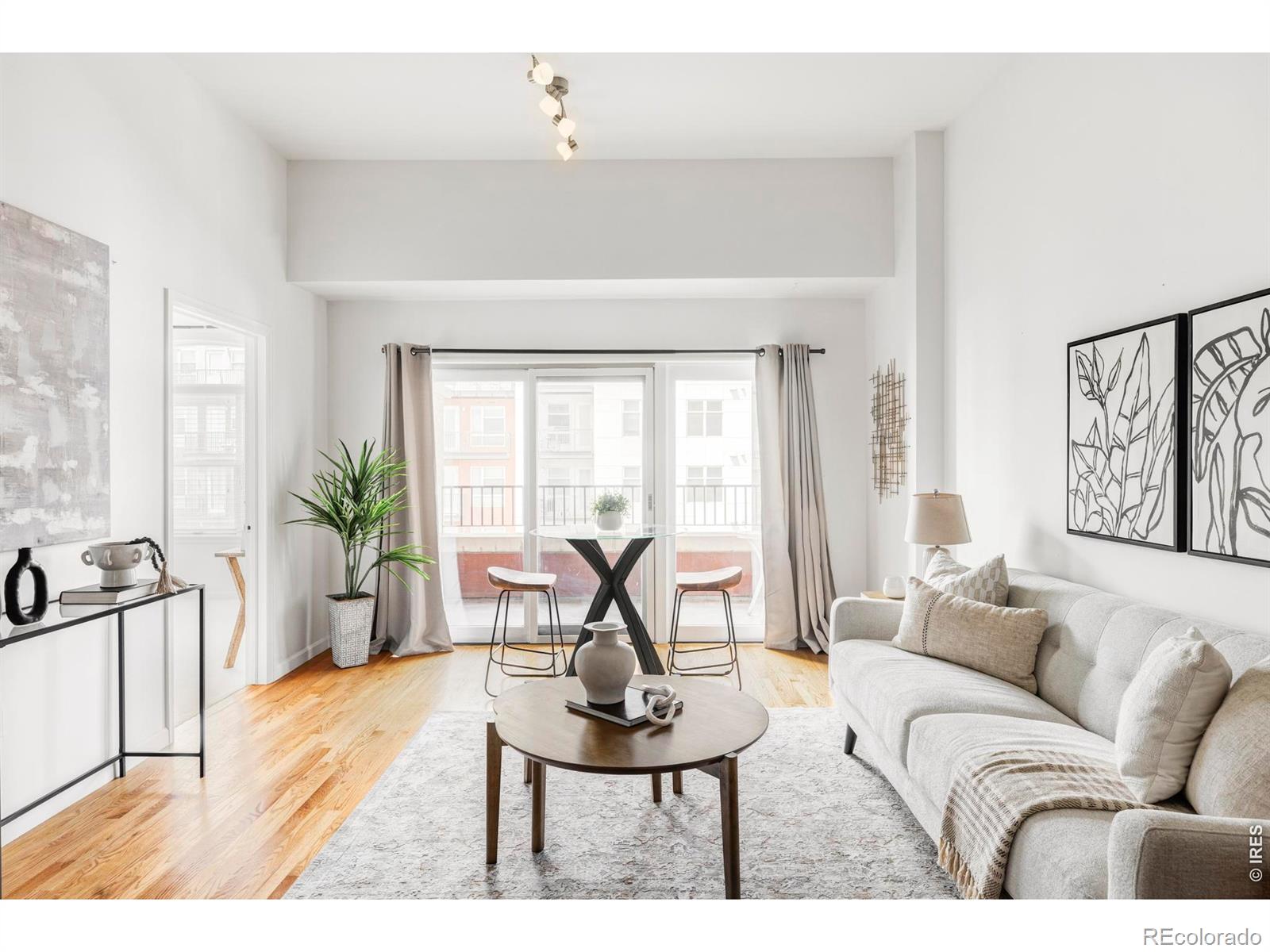 MLS Image #4 for 1950 n logan street,denver, Colorado