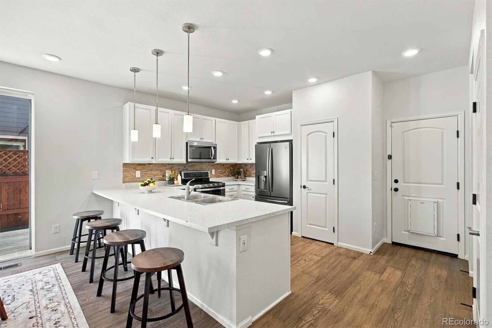 MLS Image #9 for 11460 e 26th avenue,aurora, Colorado