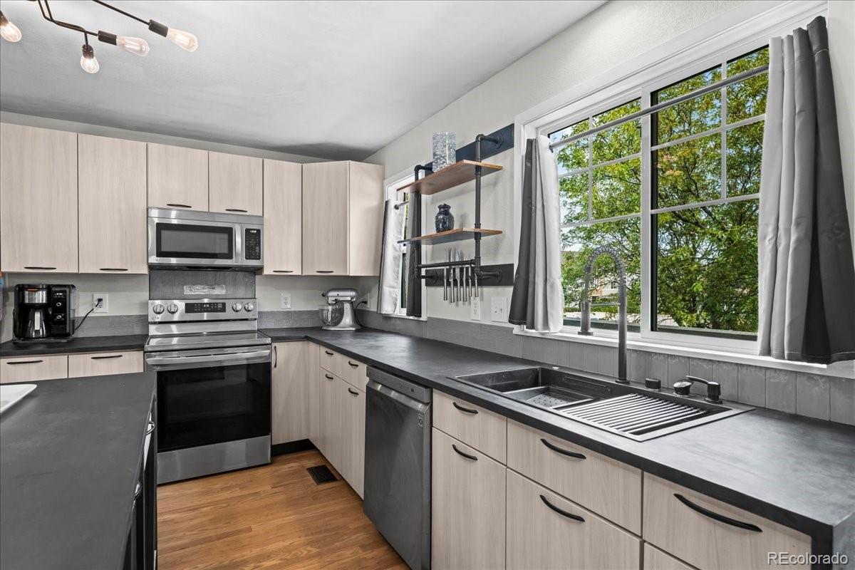 MLS Image #11 for 9477  longs peak drive,commerce city, Colorado