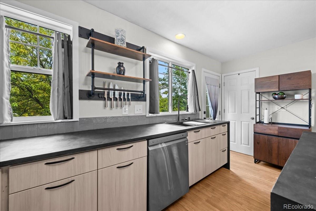 MLS Image #13 for 9477  longs peak drive,commerce city, Colorado