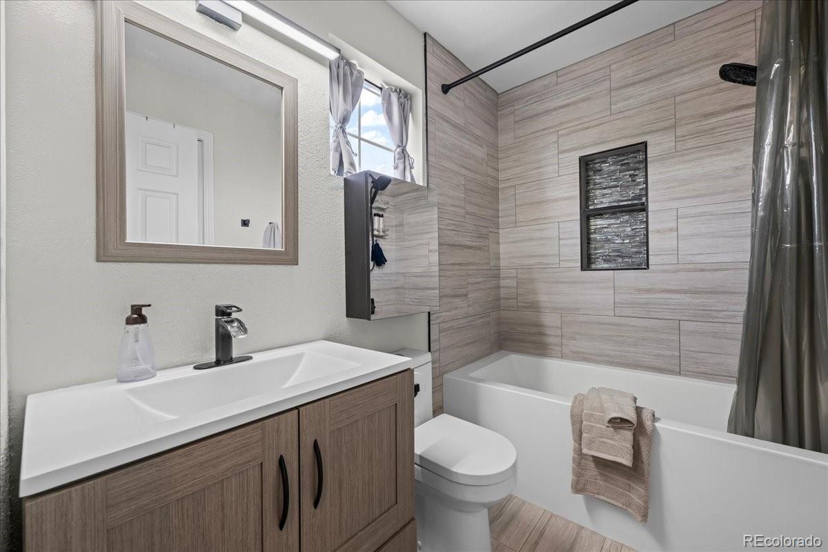 MLS Image #21 for 9477  longs peak drive,commerce city, Colorado