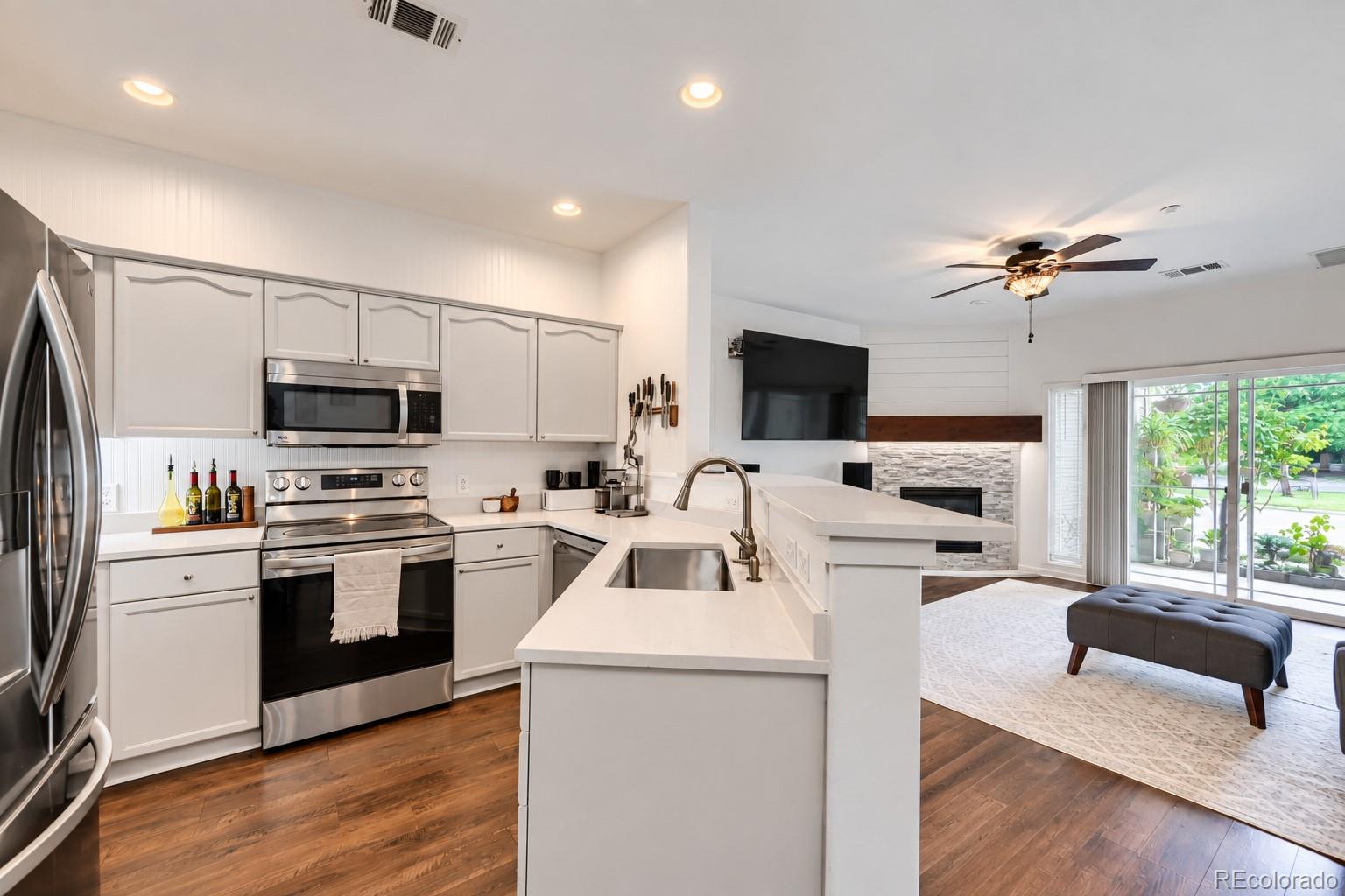 MLS Image #4 for 8358 s independence circle,littleton, Colorado