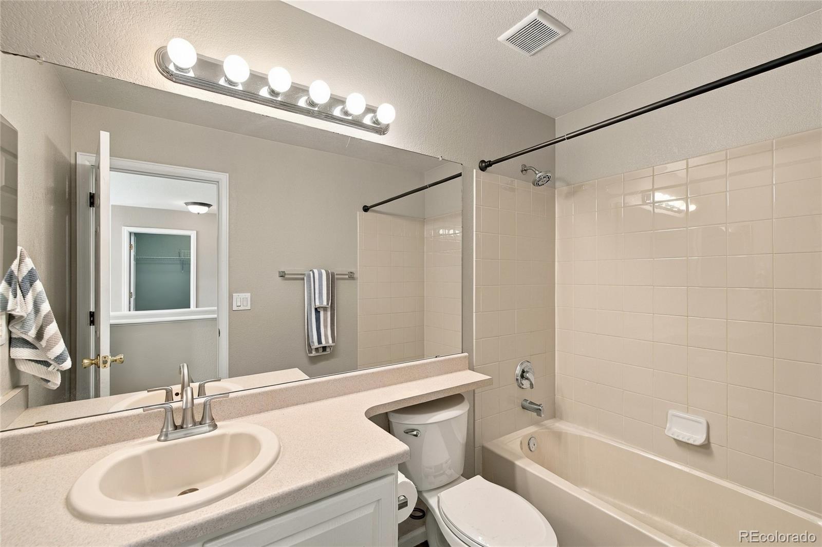 MLS Image #27 for 20111 e grand place,aurora, Colorado