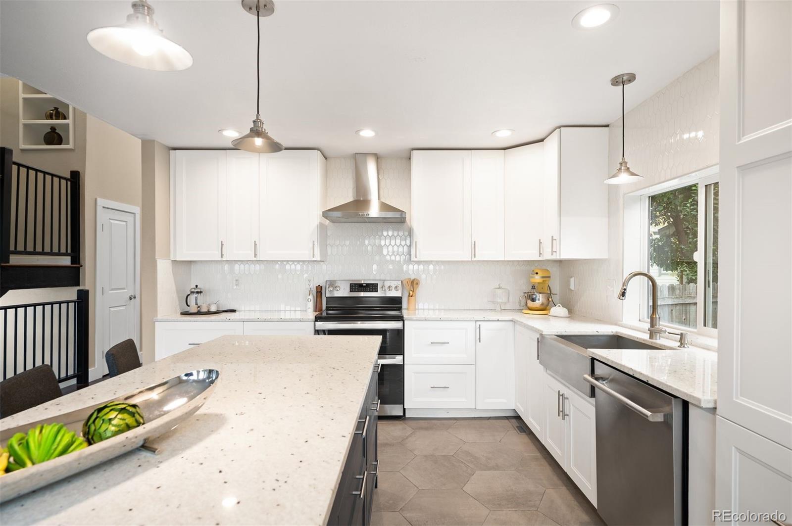 MLS Image #12 for 7343 e mineral place,centennial, Colorado
