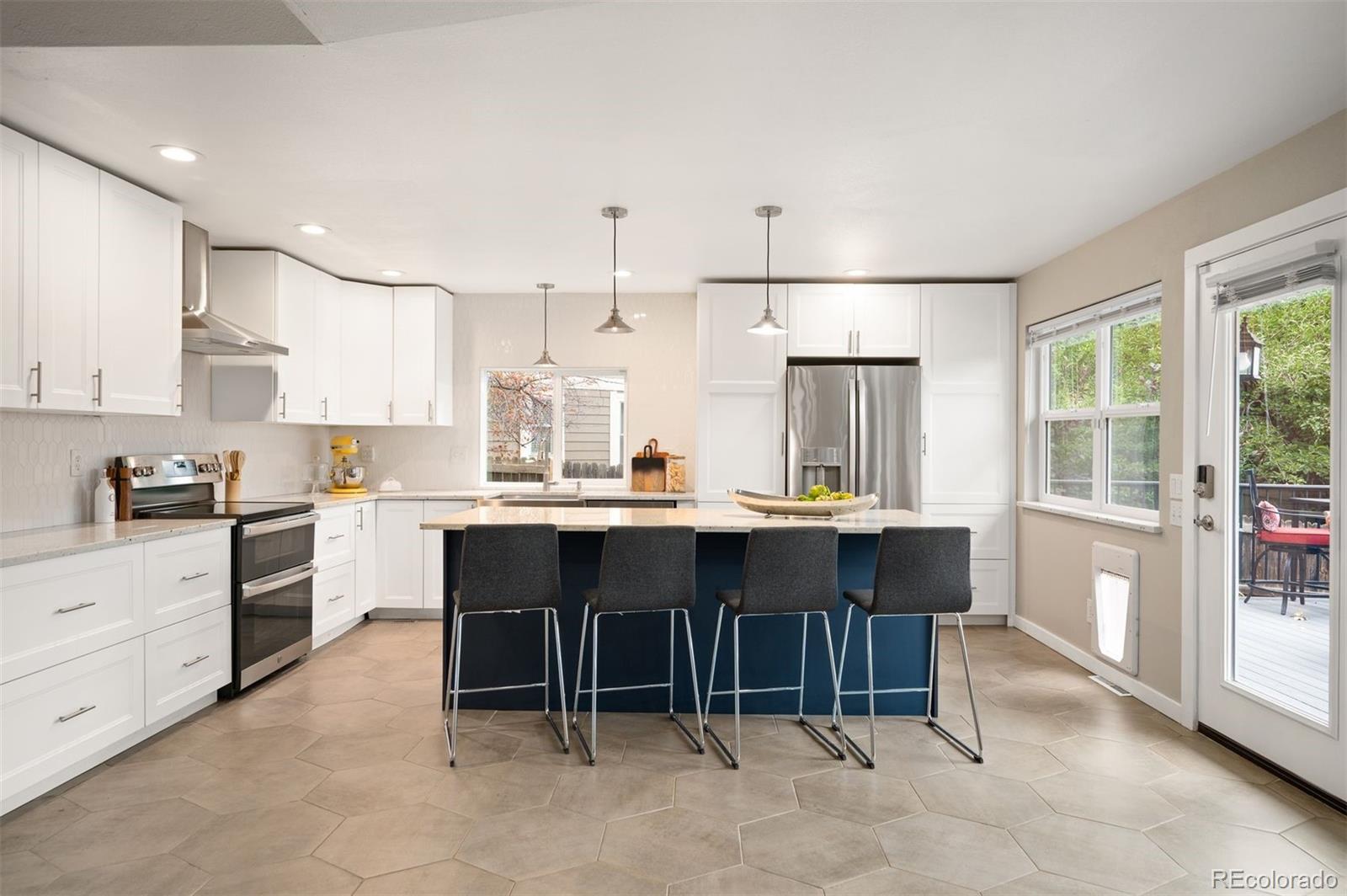 MLS Image #2 for 7343 e mineral place,centennial, Colorado