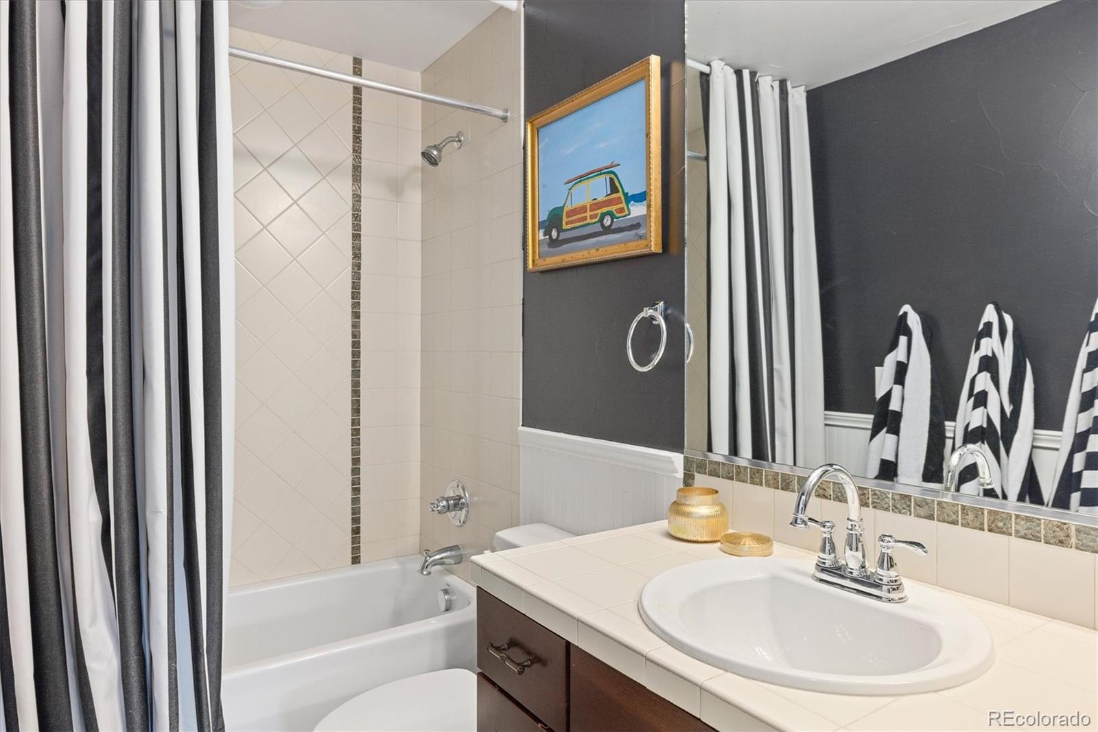 MLS Image #28 for 650  ivanhoe street,denver, Colorado