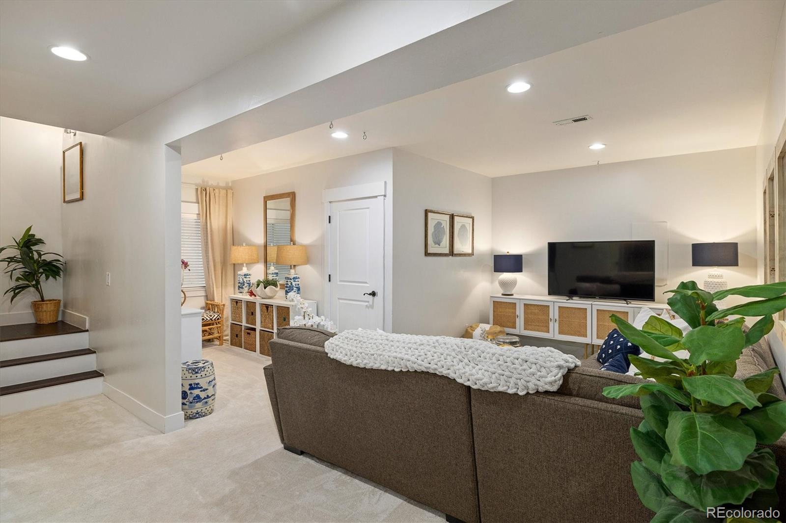 MLS Image #30 for 650  ivanhoe street,denver, Colorado