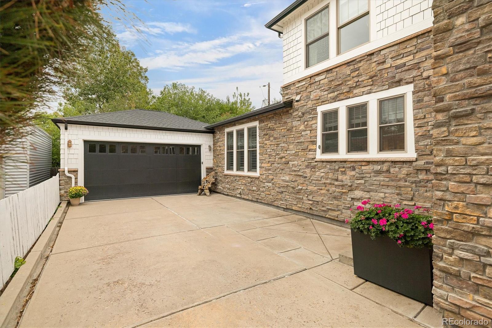 MLS Image #4 for 650  ivanhoe street,denver, Colorado