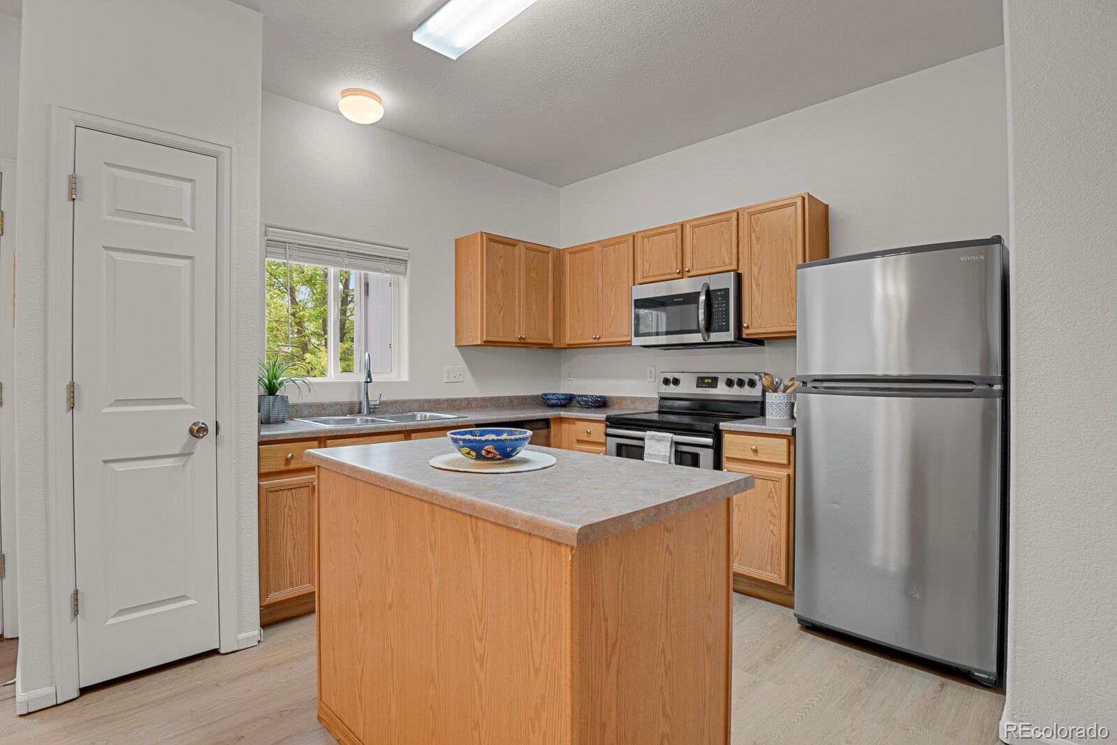 MLS Image #9 for 7770  sandy springs point,fountain, Colorado