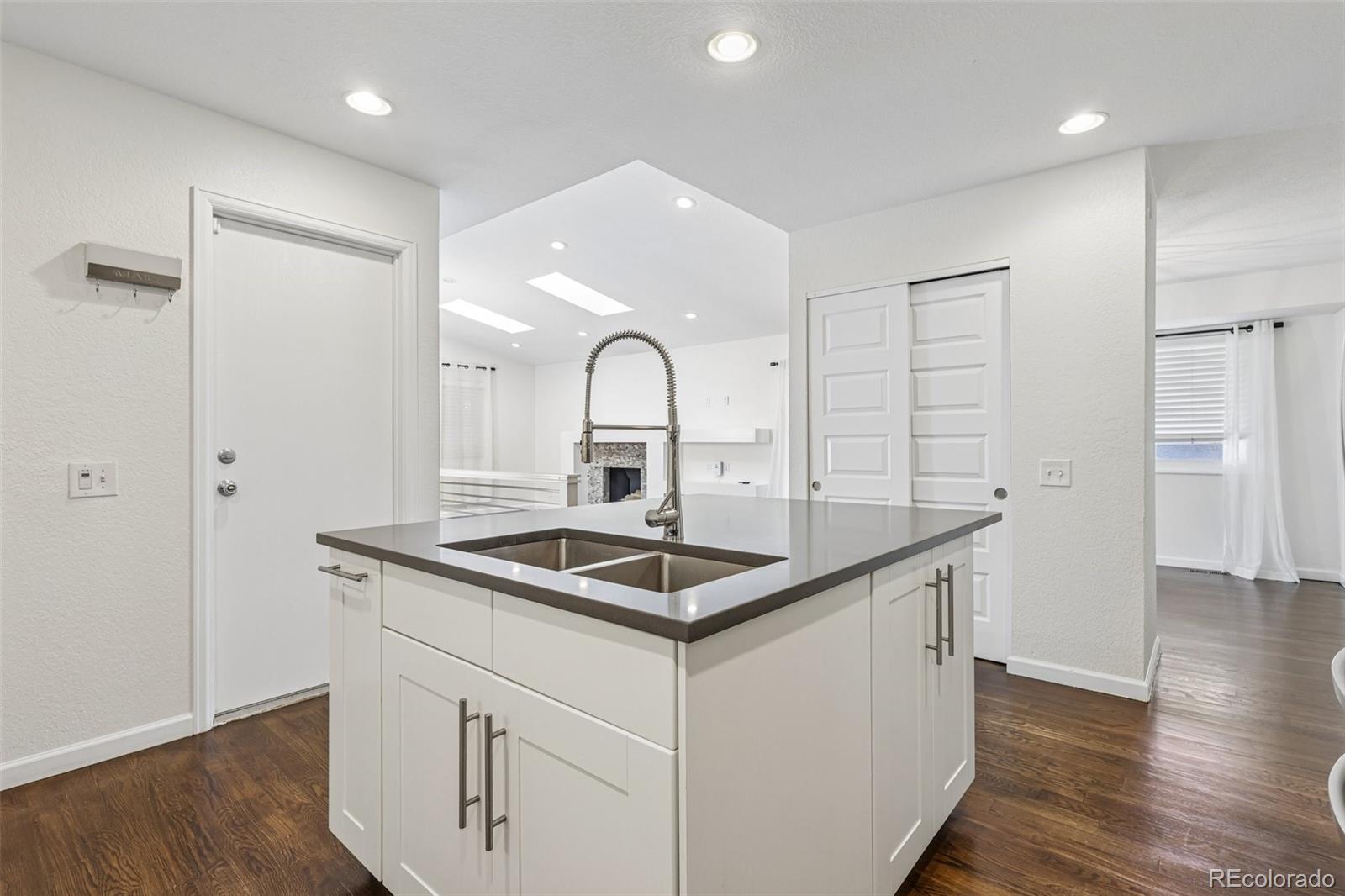 MLS Image #6 for 15776 e kenyon avenue,aurora, Colorado