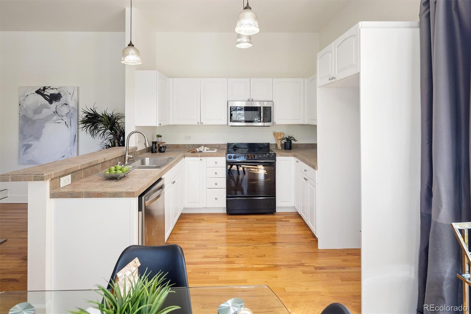 MLS Image #21 for 25 n downing street 2-203,denver, Colorado