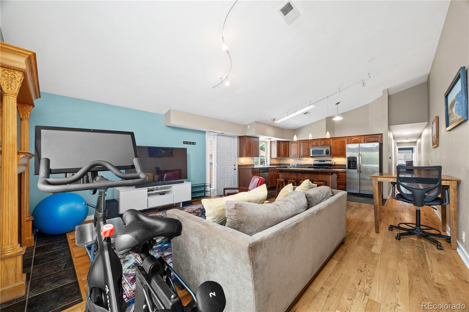 MLS Image #11 for 1445  adams street 3,denver, Colorado