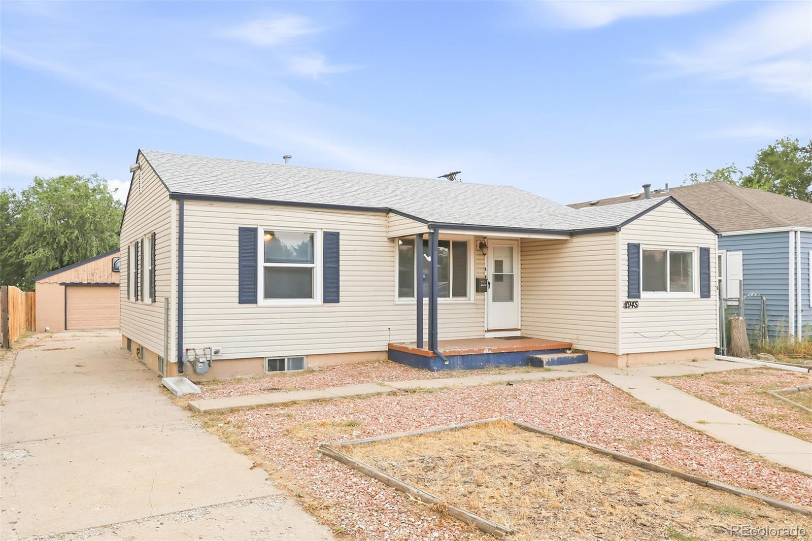 MLS Image #1 for 1945  oakland street,aurora, Colorado