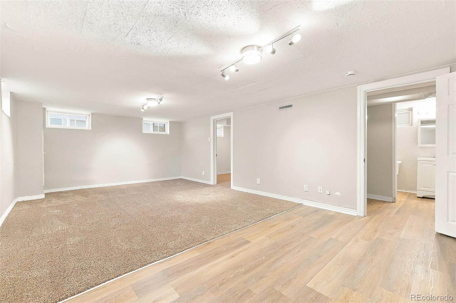 MLS Image #12 for 1945  oakland street,aurora, Colorado