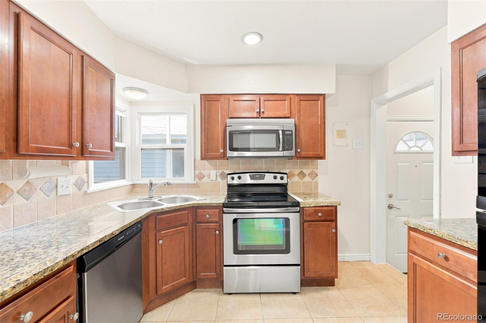 MLS Image #2 for 1945  oakland street,aurora, Colorado