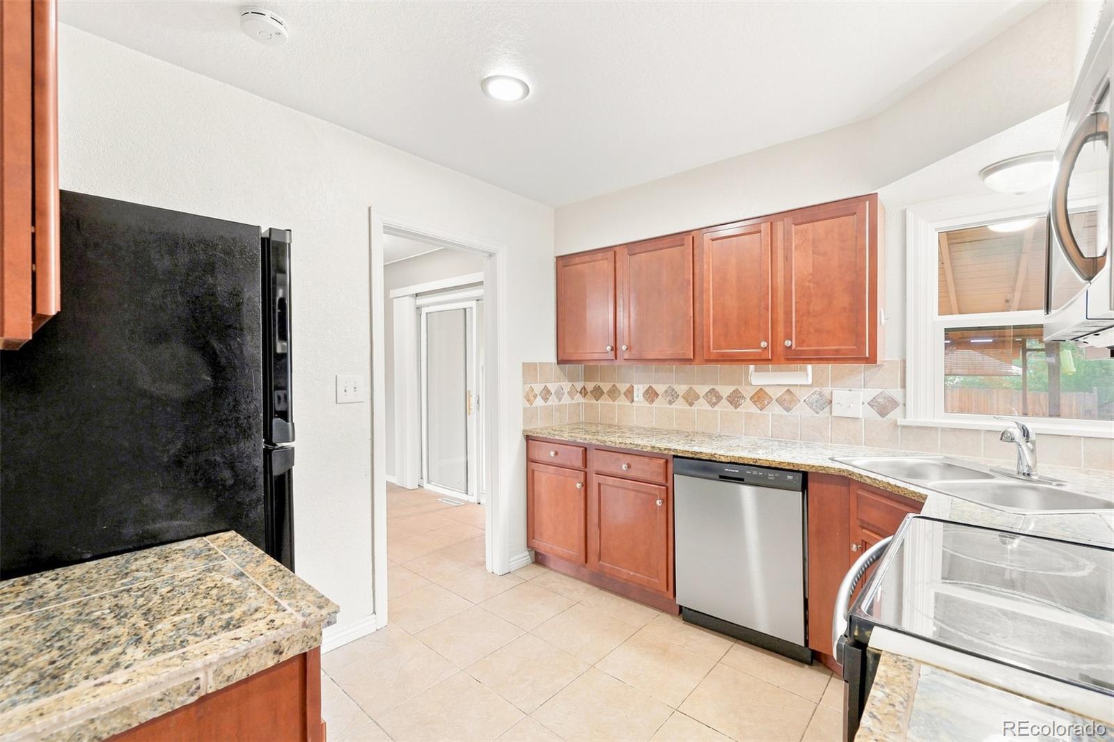 MLS Image #3 for 1945  oakland street,aurora, Colorado