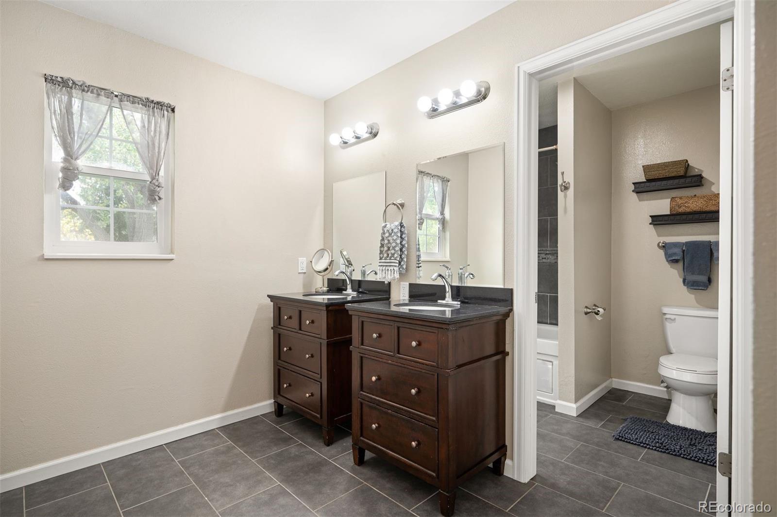 MLS Image #22 for 6690 s locust way,centennial, Colorado