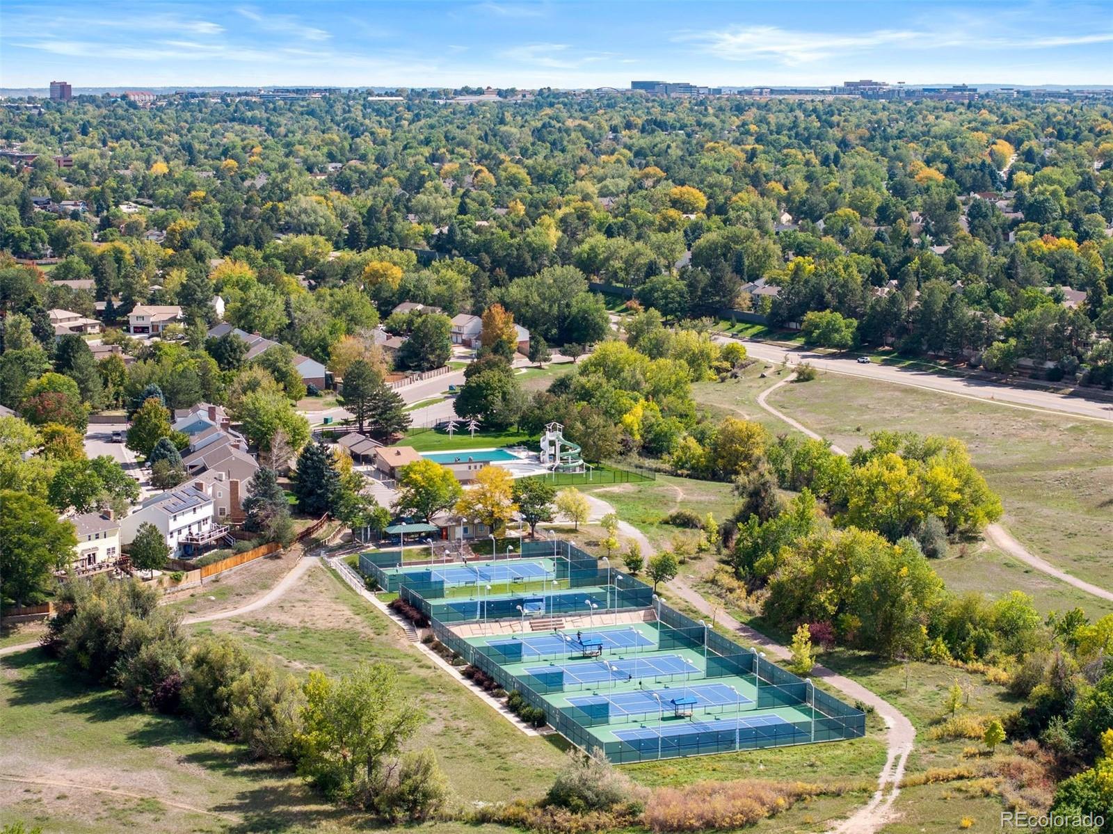 MLS Image #35 for 6690 s locust way,centennial, Colorado