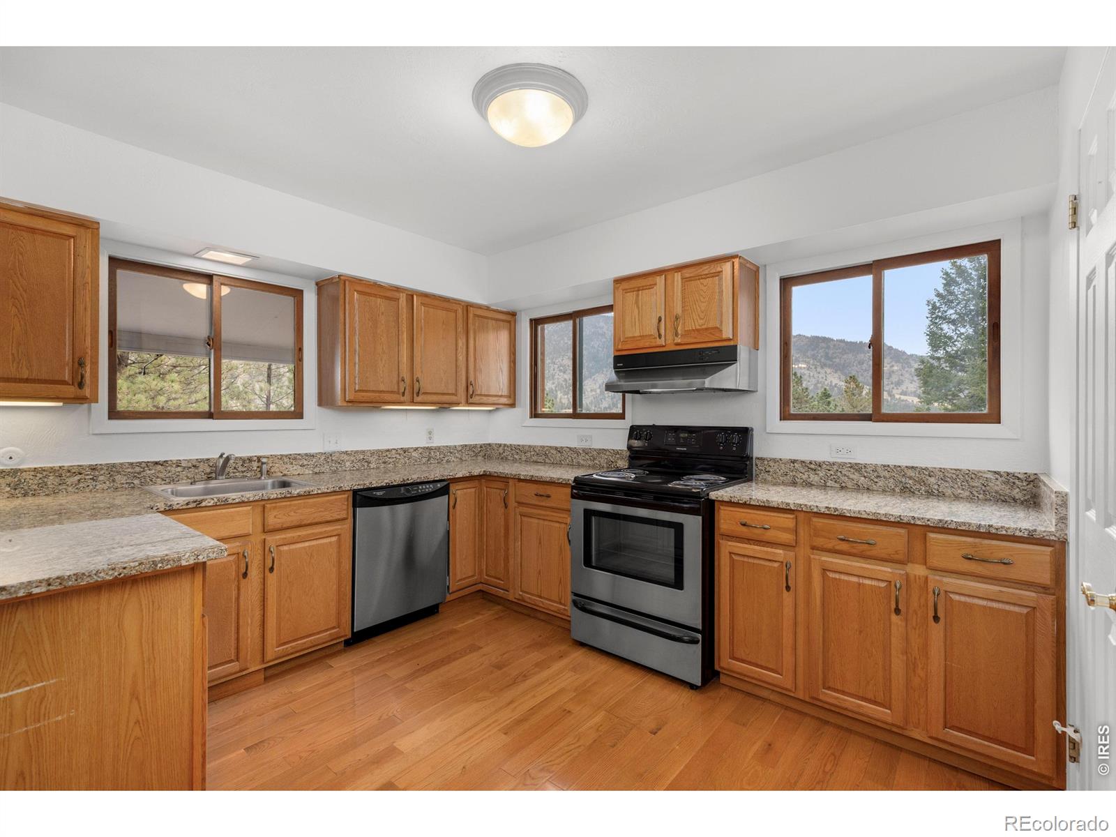 MLS Image #2 for 42  ottawa court,lyons, Colorado