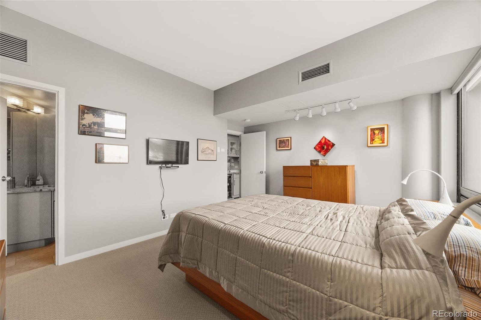 MLS Image #16 for 1350  lawrence street,denver, Colorado