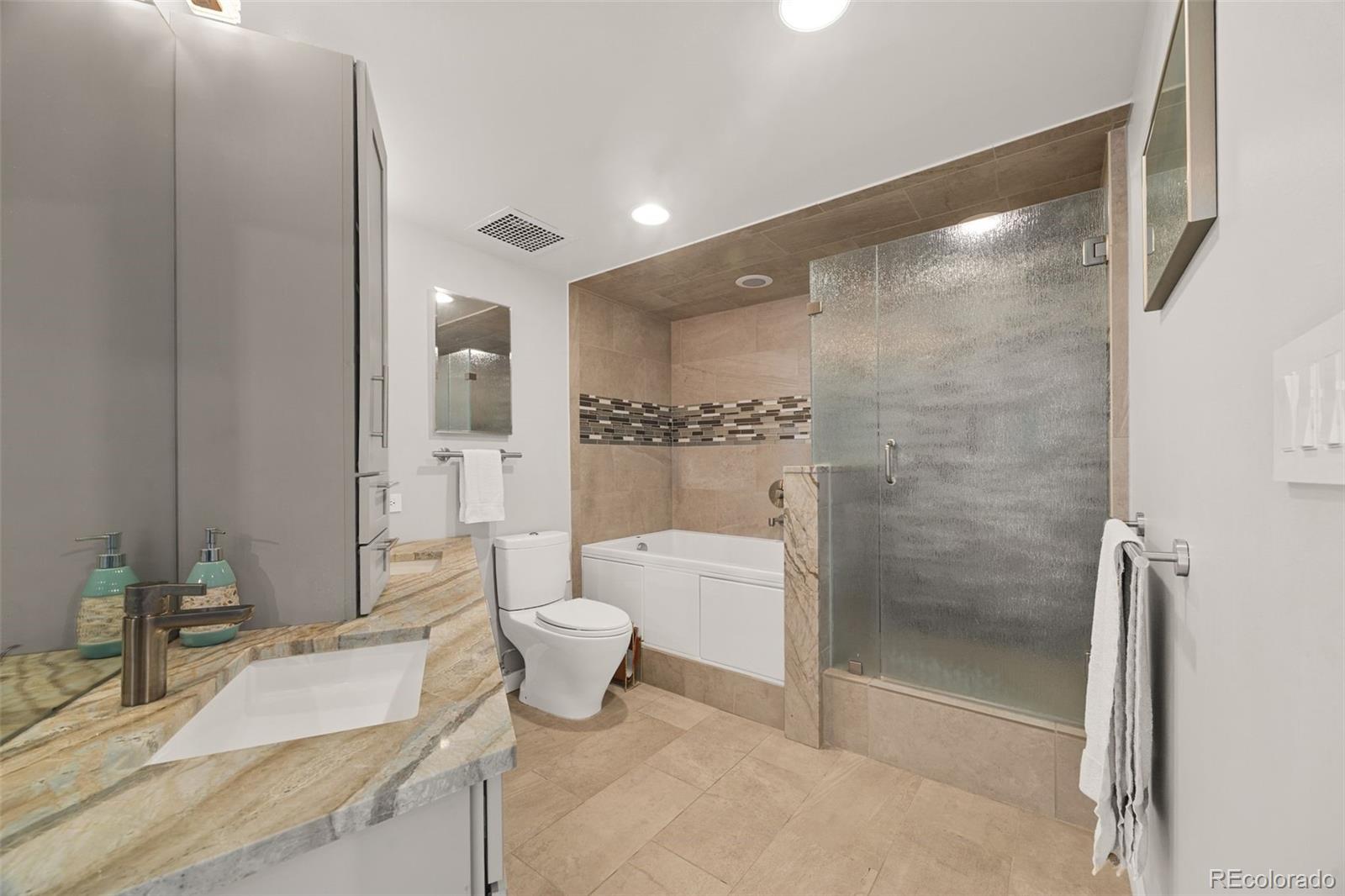 MLS Image #17 for 1350  lawrence street,denver, Colorado