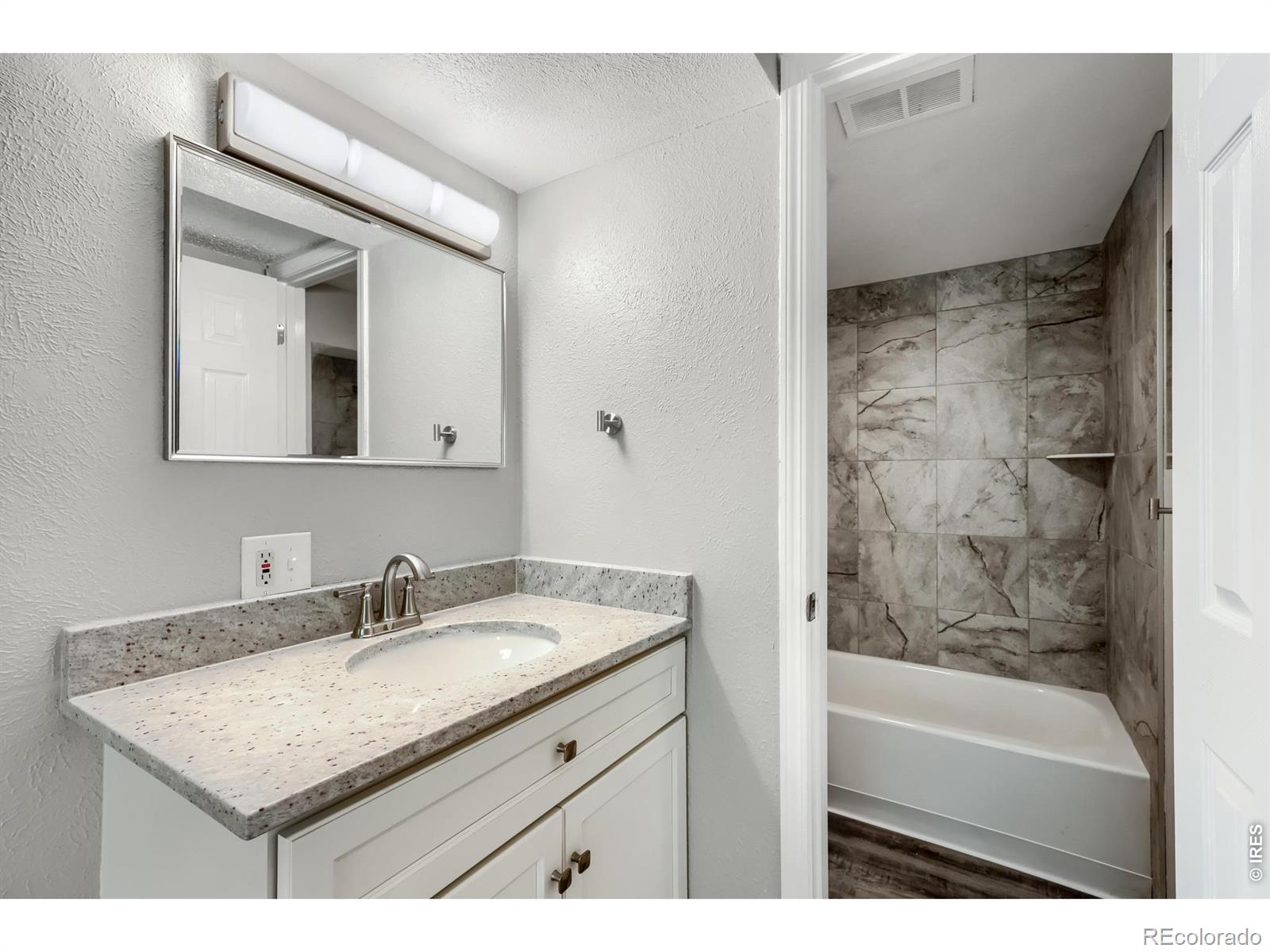 MLS Image #13 for 7395 e eastman avenue,denver, Colorado