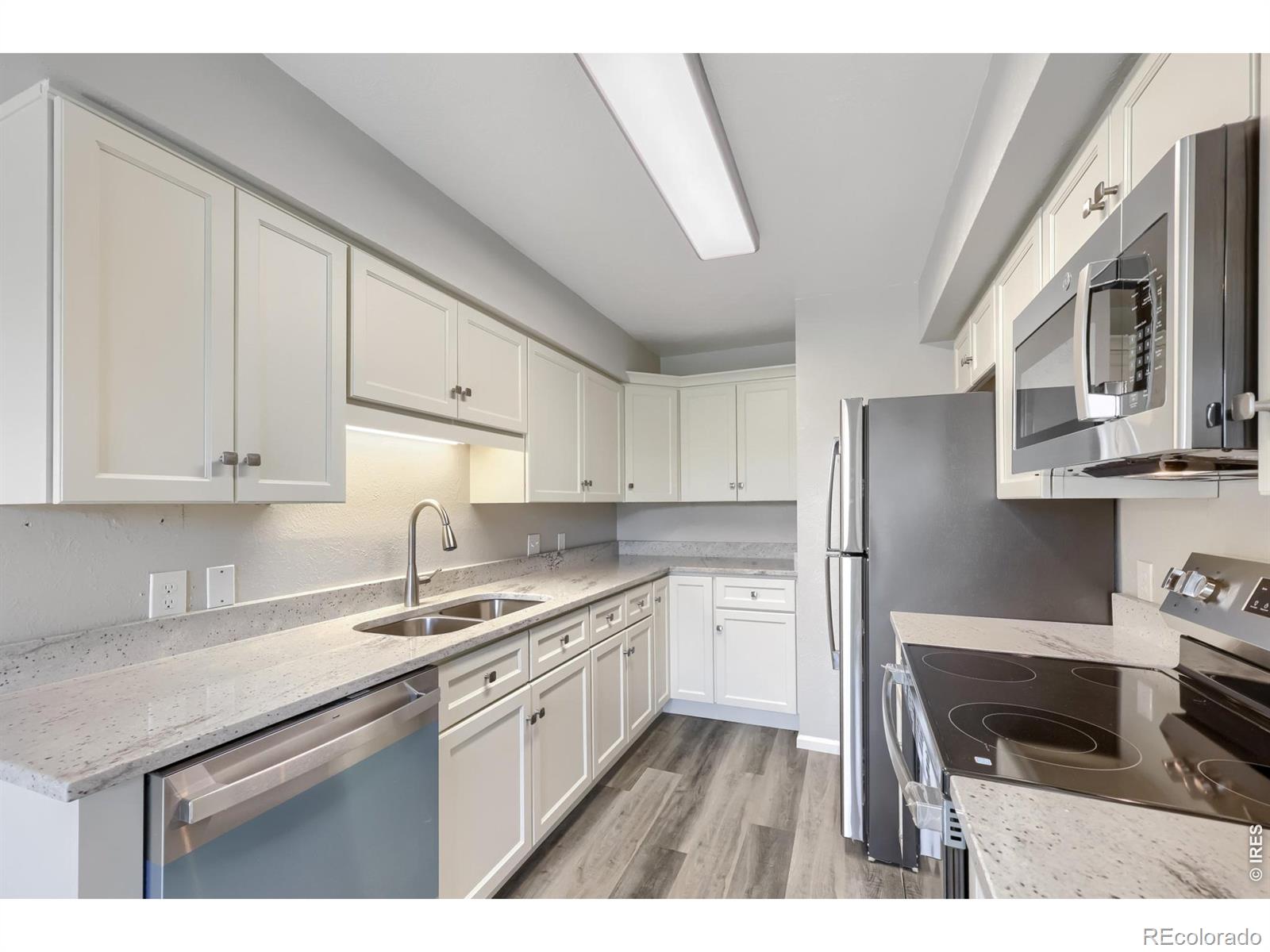 MLS Image #6 for 7395 e eastman avenue,denver, Colorado