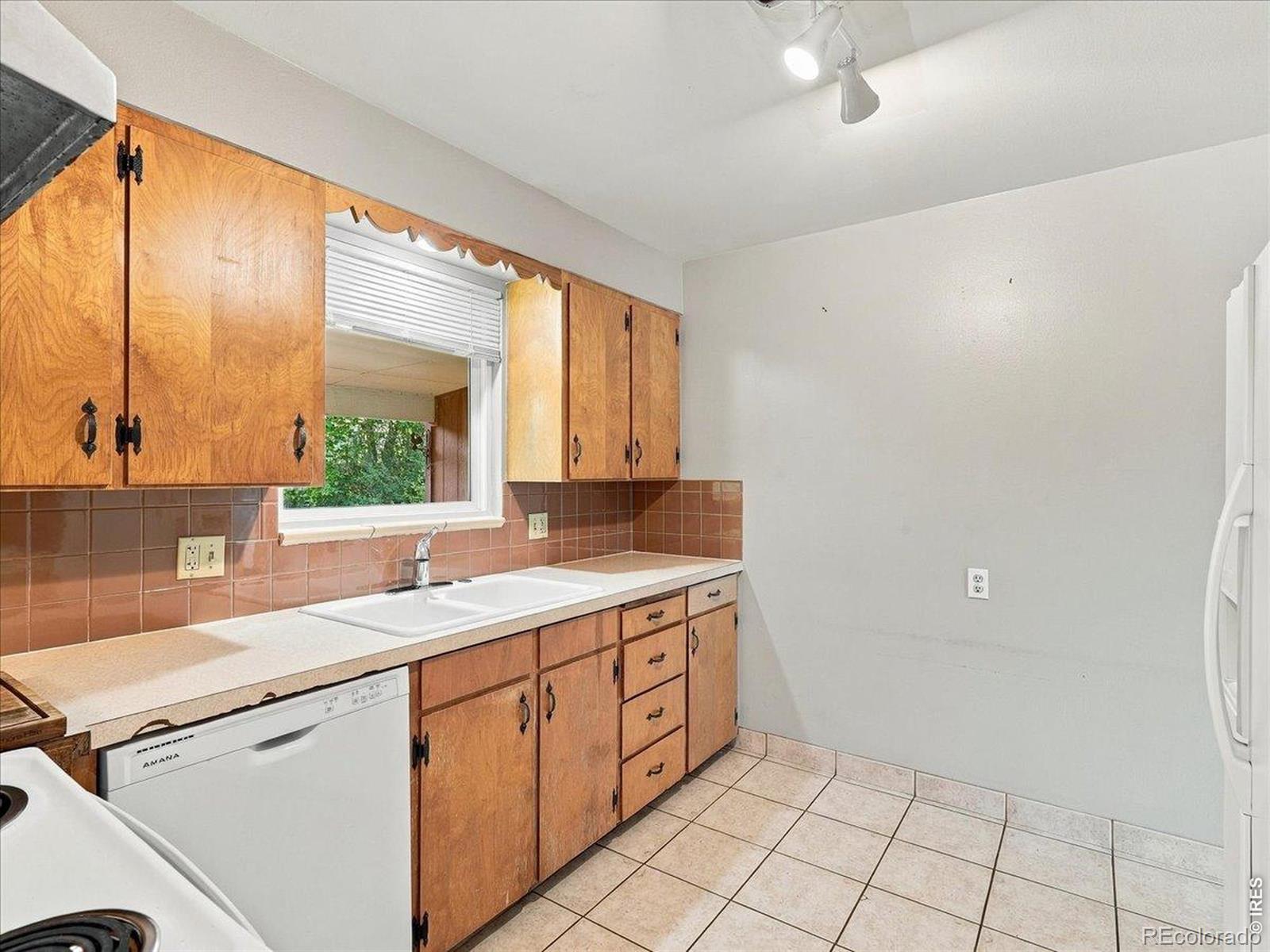 MLS Image #7 for 1053  montview road,fort collins, Colorado