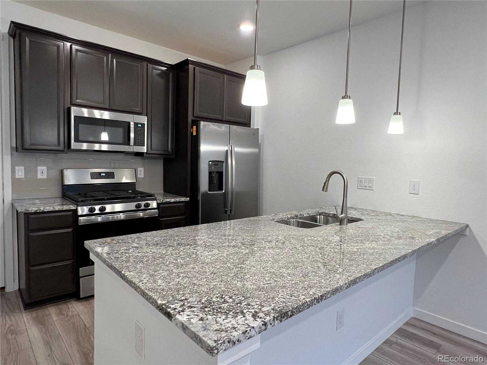 MLS Image #6 for 2048 s vance way,lakewood, Colorado