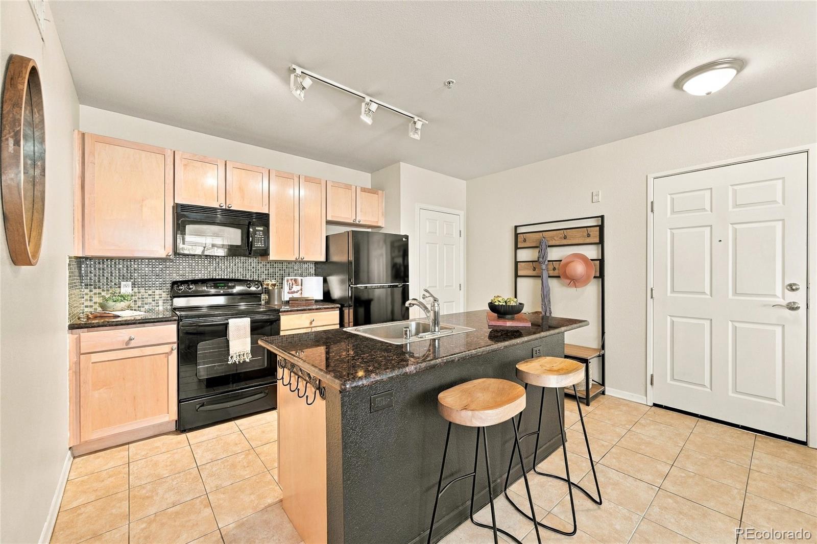 MLS Image #13 for 1623  saint paul street,denver, Colorado