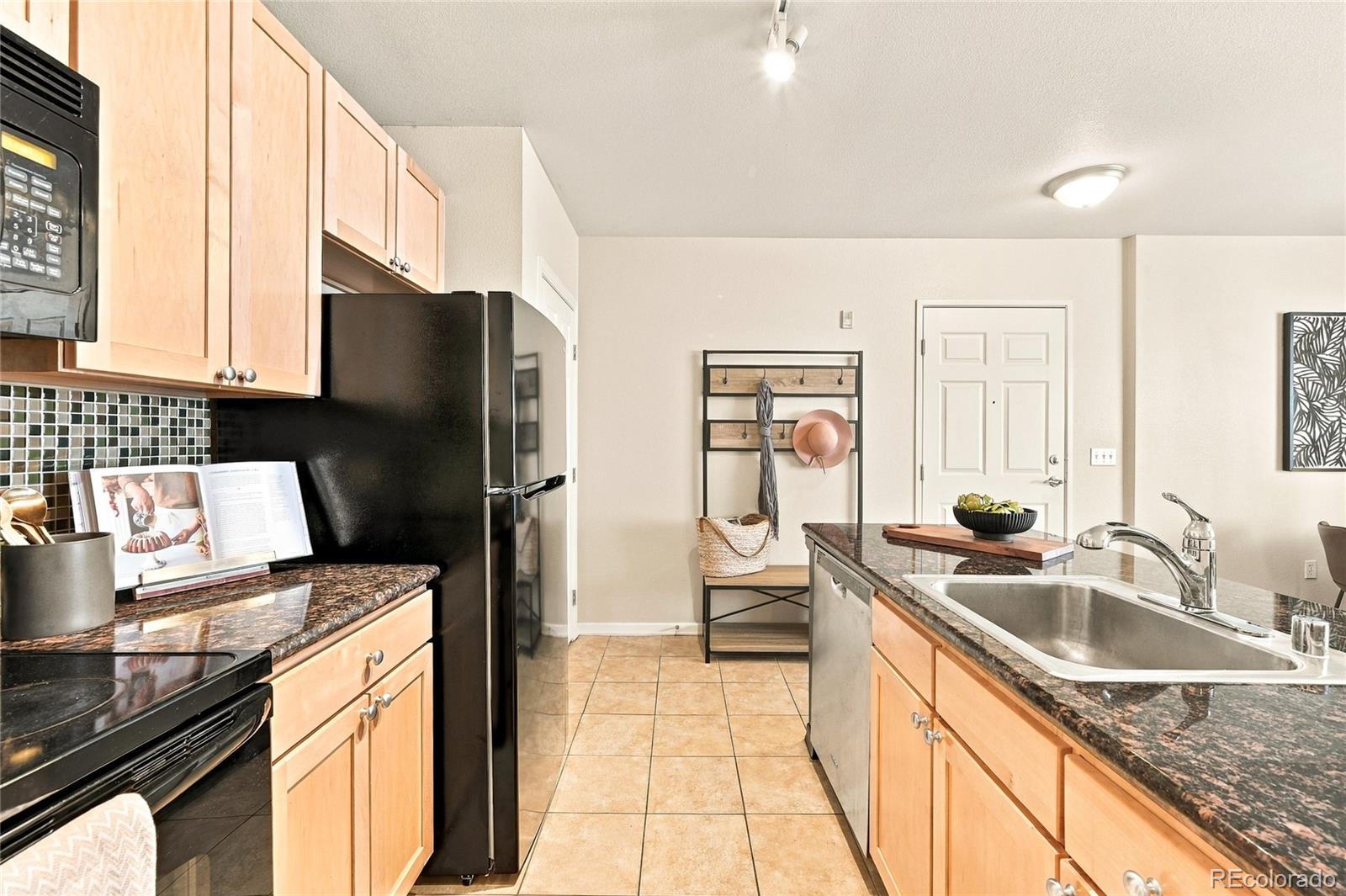 MLS Image #14 for 1623  saint paul street,denver, Colorado