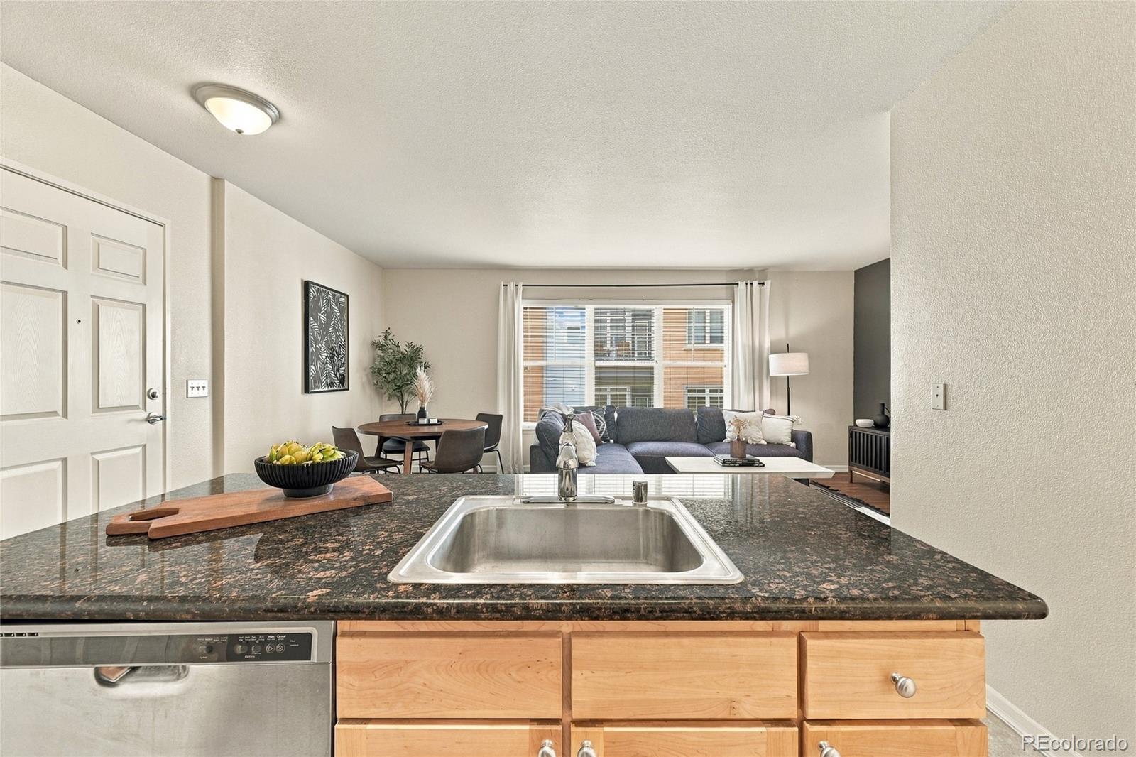 MLS Image #15 for 1623  saint paul street,denver, Colorado