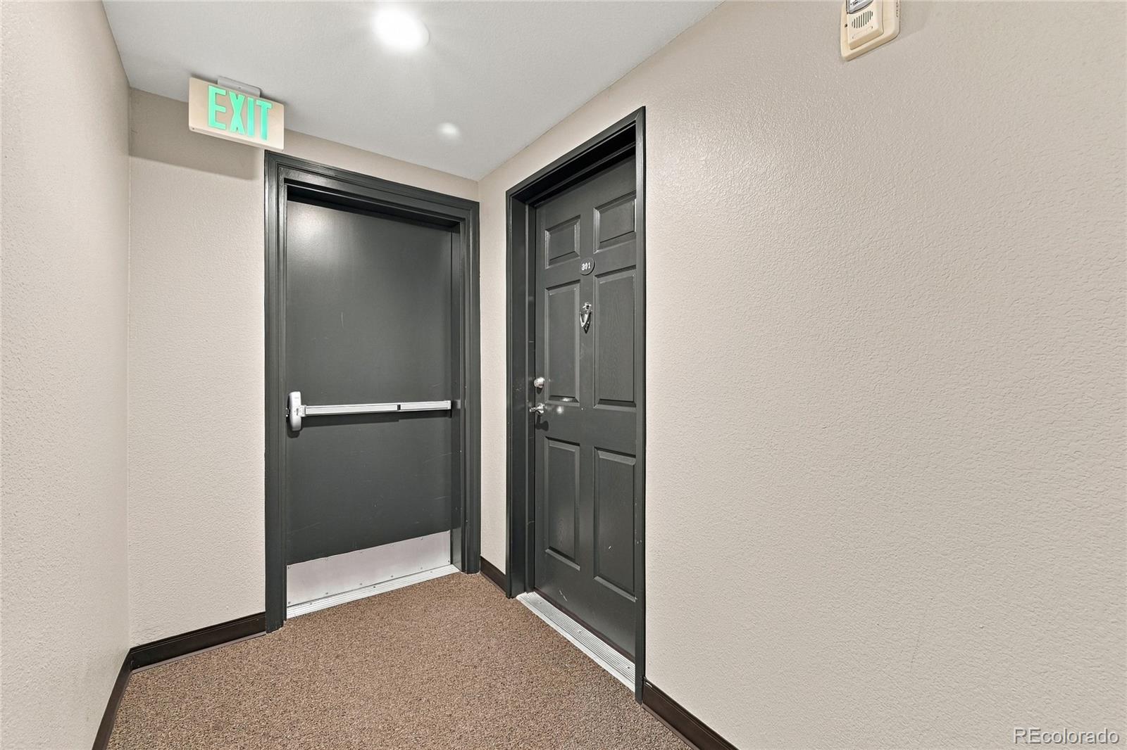 MLS Image #8 for 1623  saint paul street,denver, Colorado