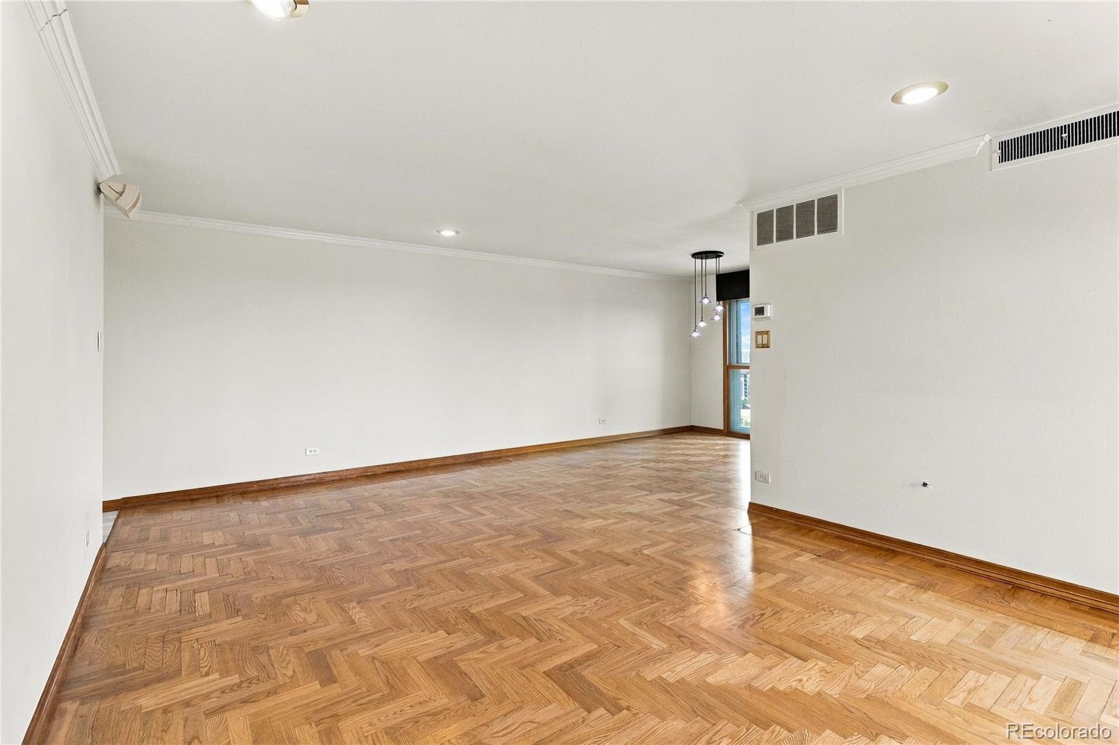 MLS Image #4 for 130 n pearl street,denver, Colorado