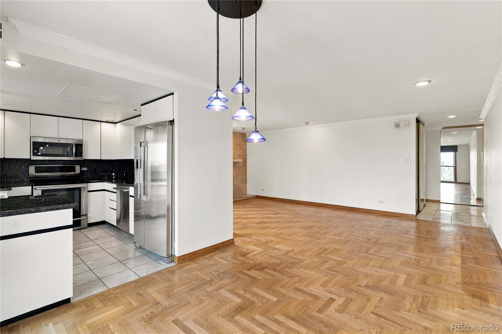 MLS Image #7 for 130 n pearl street,denver, Colorado