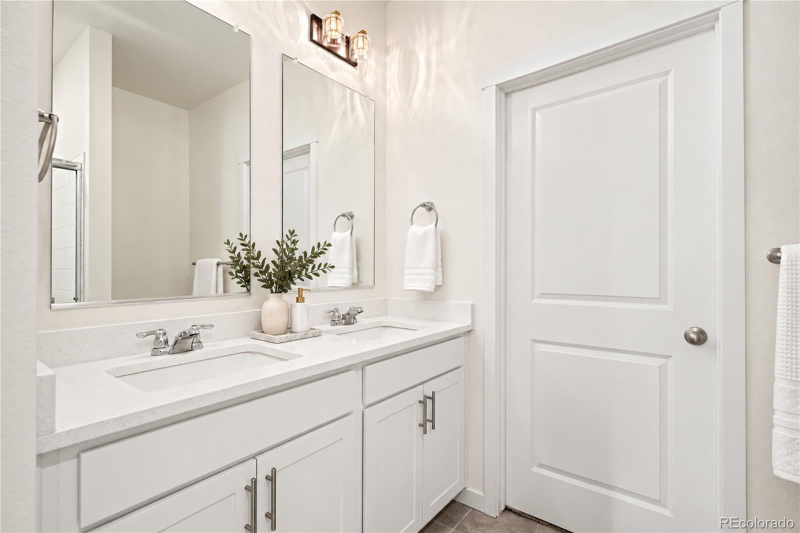 MLS Image #3 for 9873  ceylon street,commerce city, Colorado